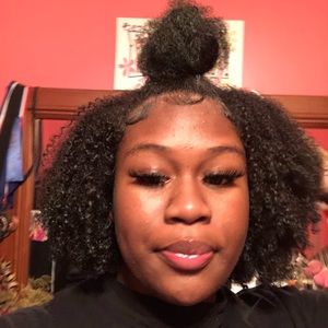 Meet your Posher, Joi